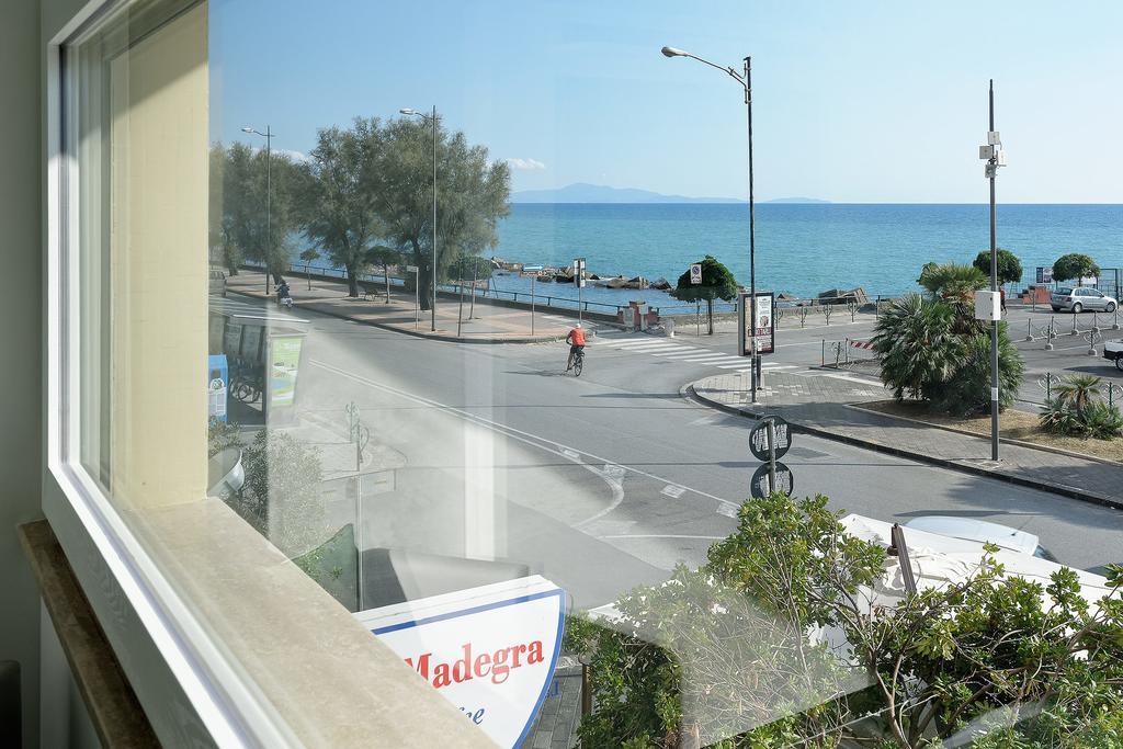 La Madegra Seasuite Salerno Eksteriør bilde